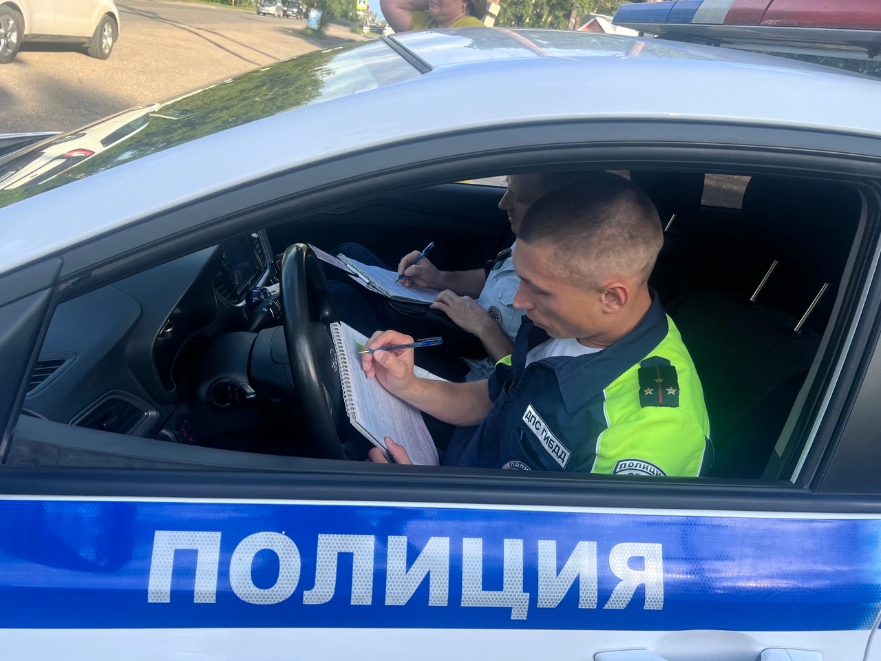 Пристегнись сам и пристегни самое важное.